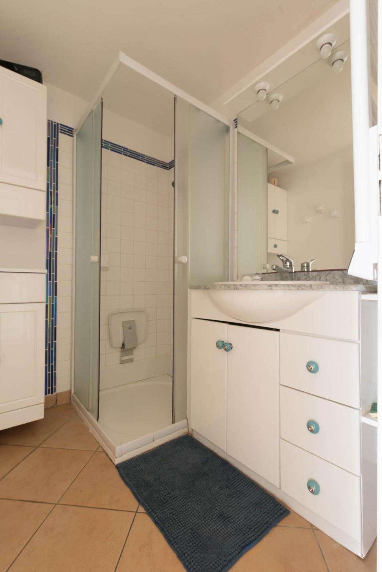 Maison Dans Calme + Piscine A Hébergement de vacances