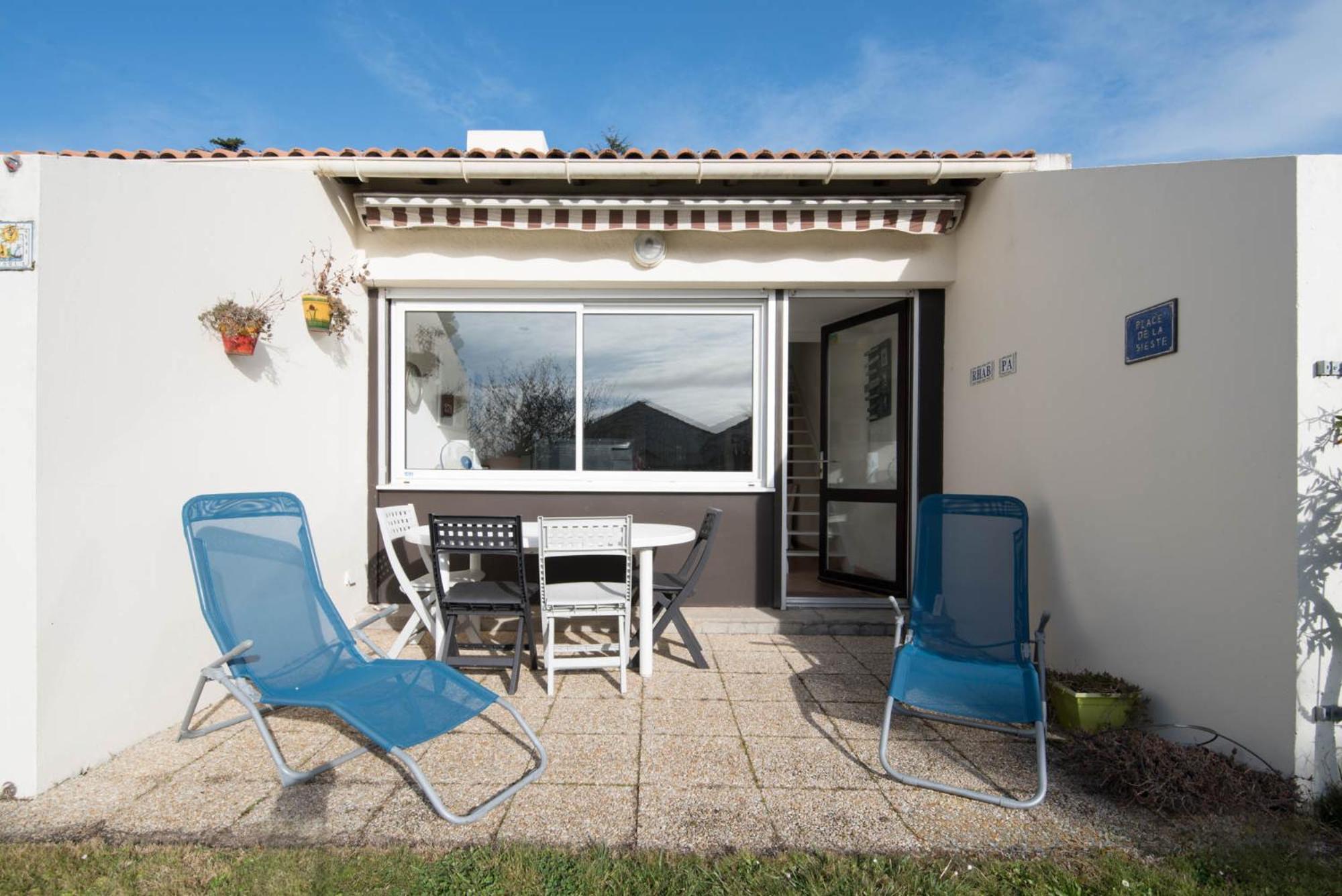 Holiday home Maison Dans Calme + Piscine A *
